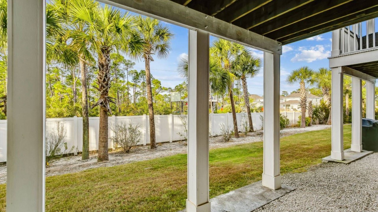 Photo of Patio Balcony in Ono Island