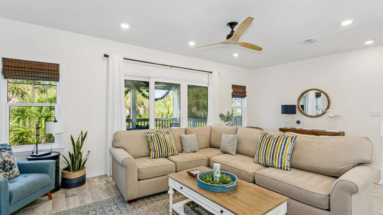 Photo of Livingroom in Ono Island