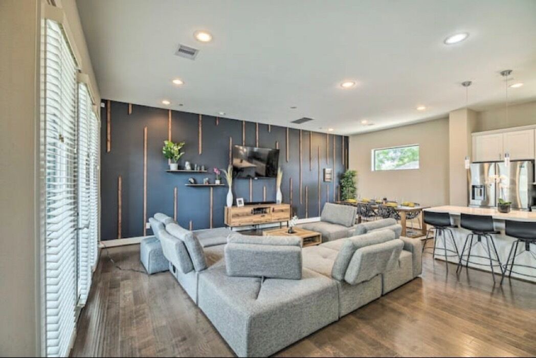 Photo of Livingroom in Northside