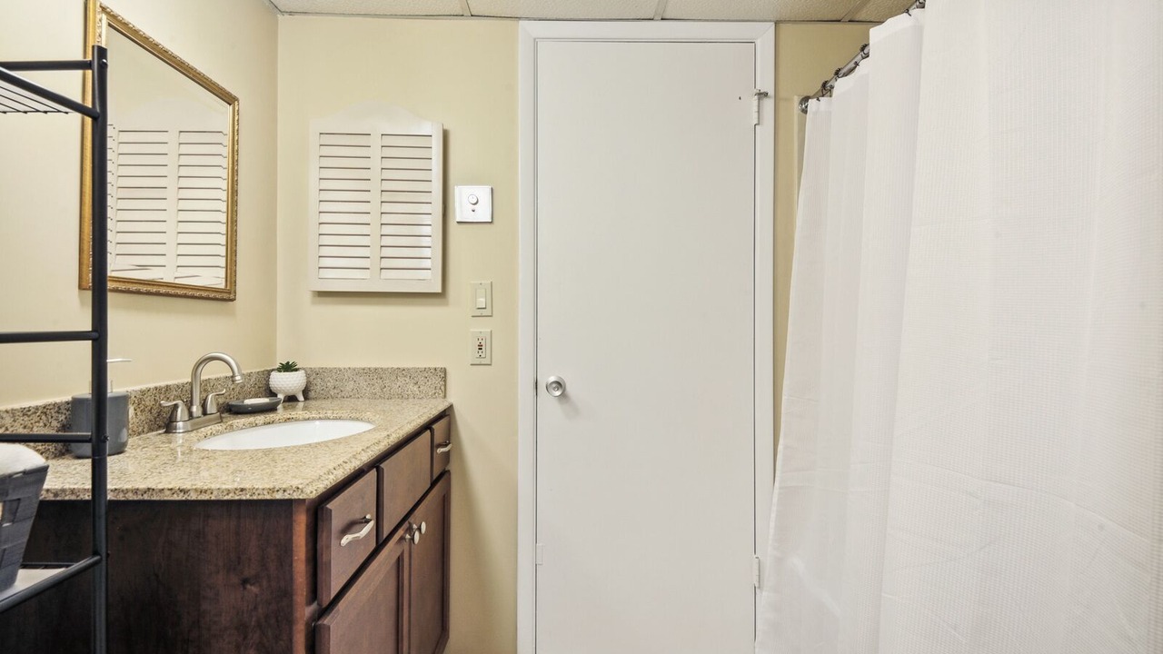 Photo of Bathroom in Diamondhead