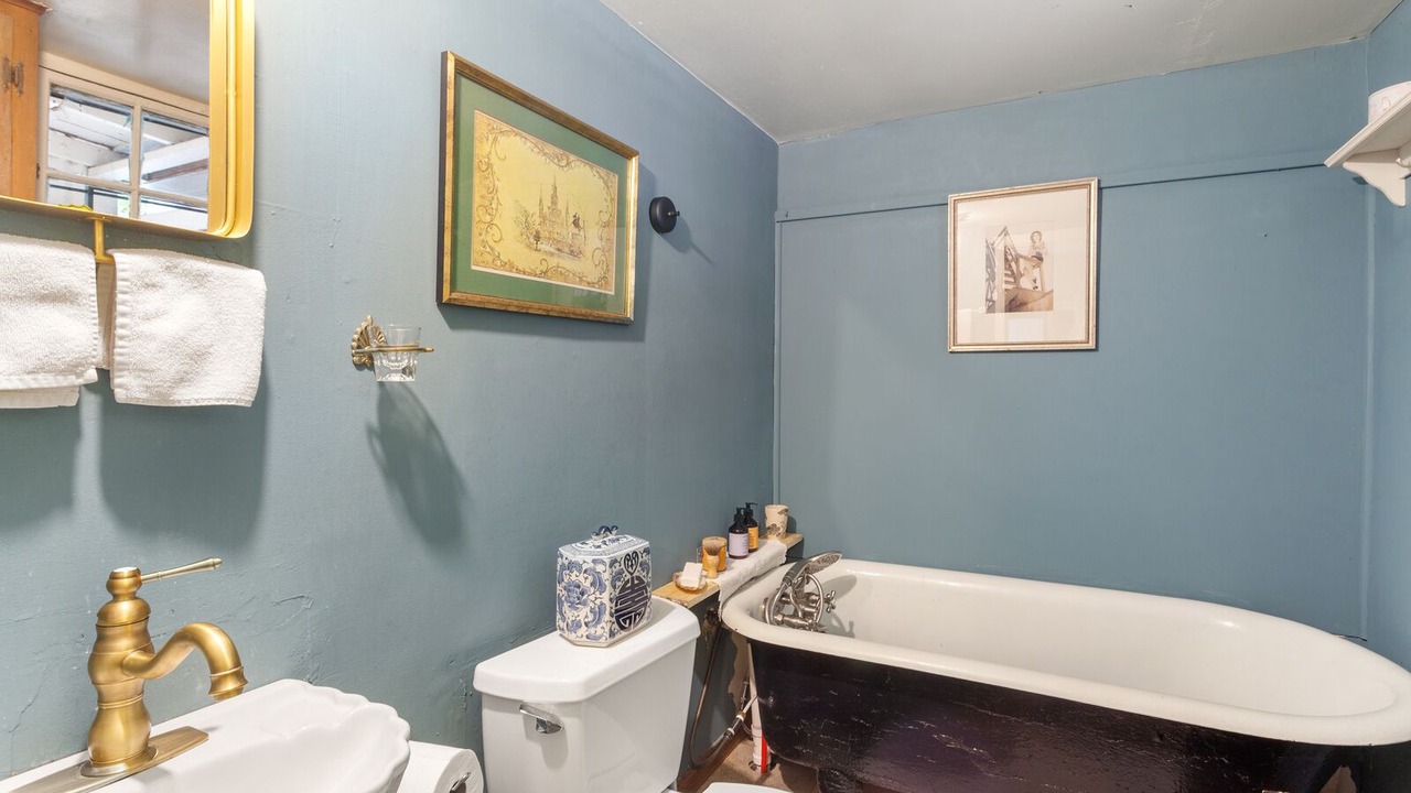 Photo of Bathroom in Algiers Point