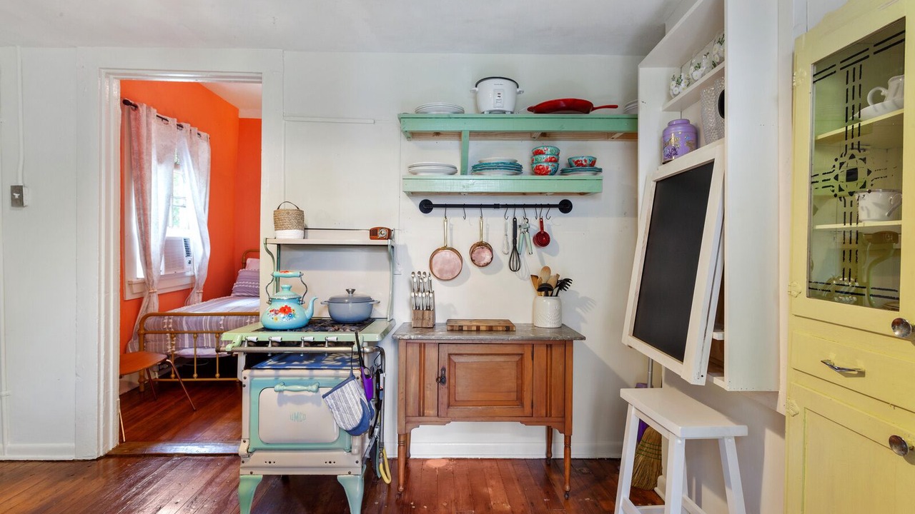 Photo of Bedroom in Algiers Point