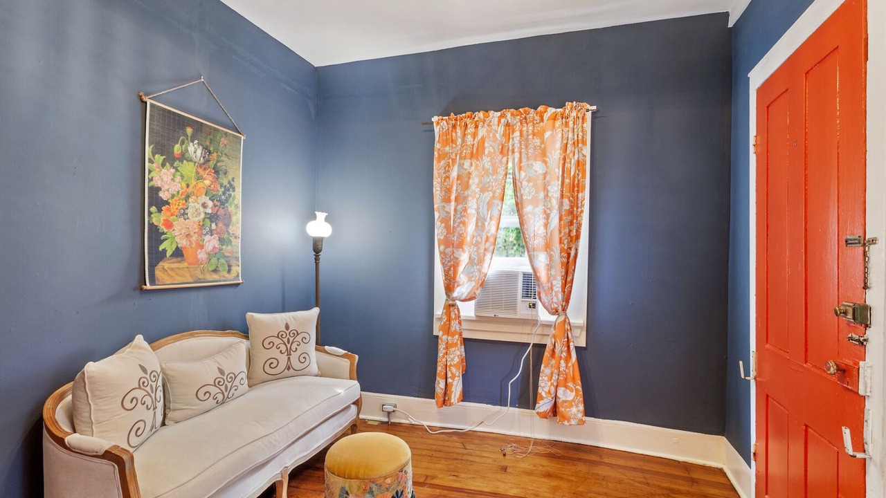 Photo of Livingroom in Algiers Point