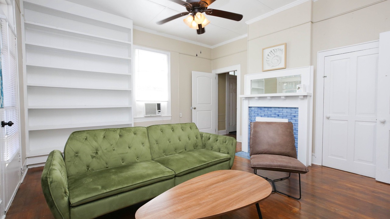 Photo of Livingroom in Downtown
