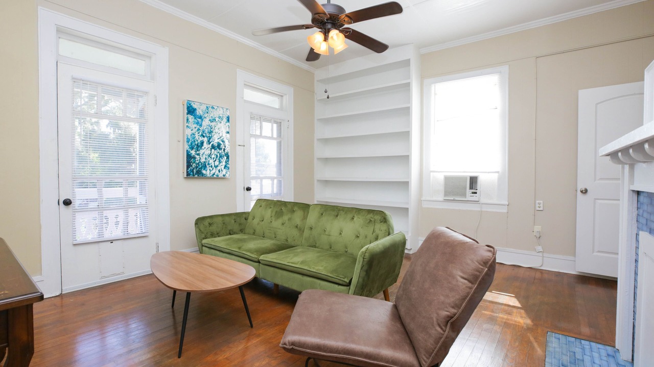 Photo of Livingroom in Downtown