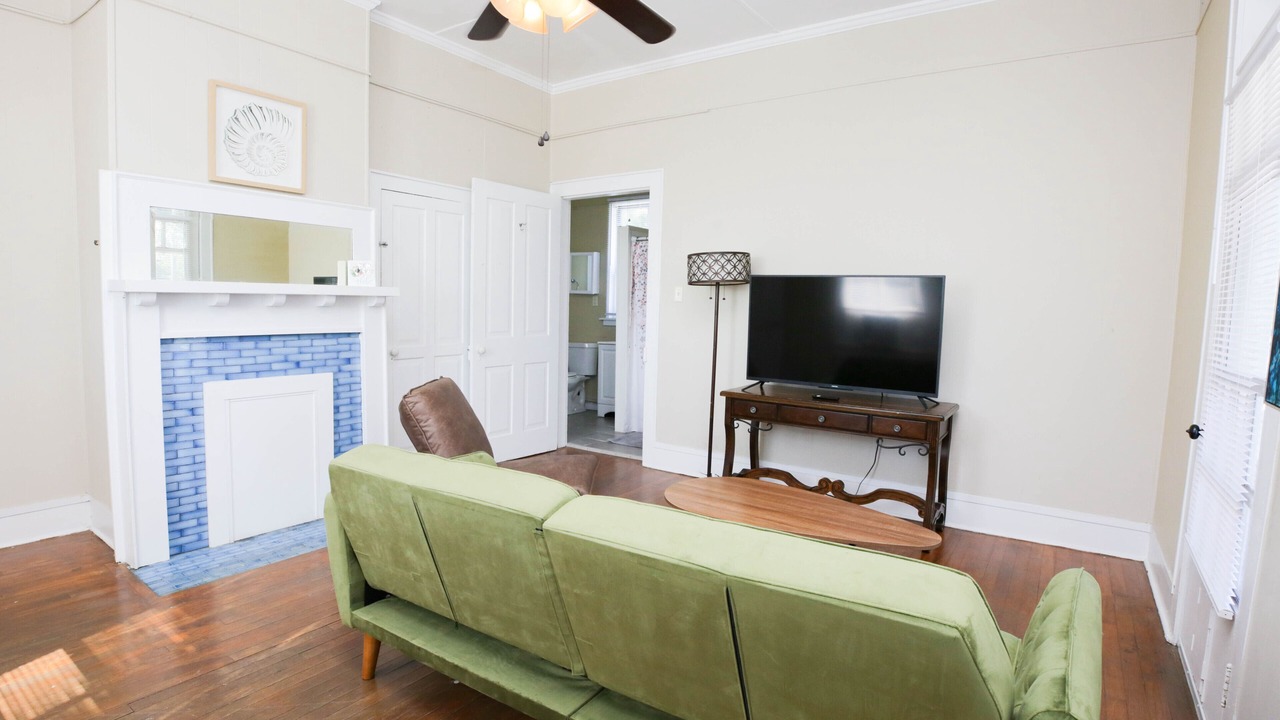 Photo of Livingroom in Downtown