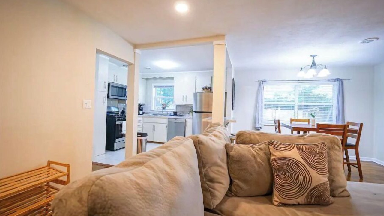 Photo of Livingroom in Milton