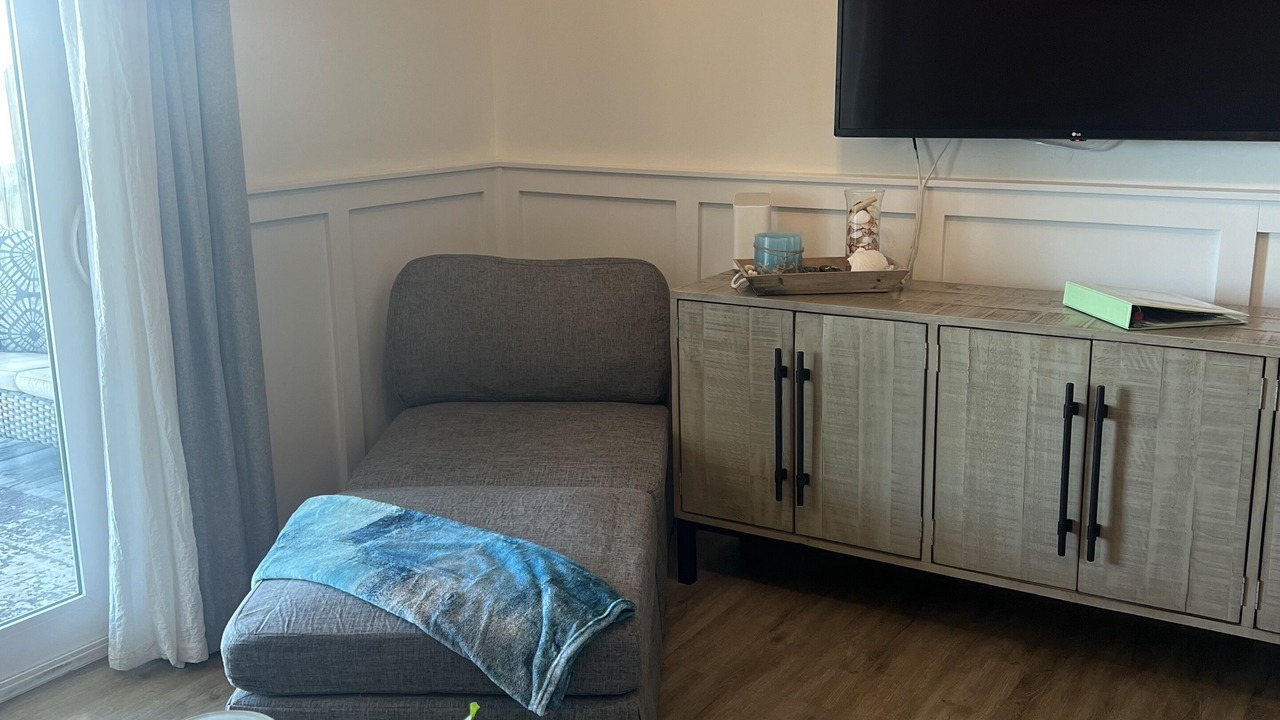Photo of Livingroom in Lower Grand Lagoon