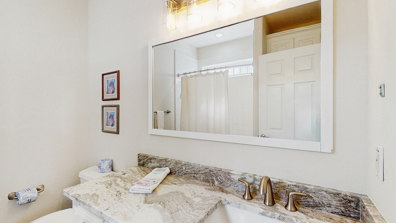 Photo of Bathroom in Plantation