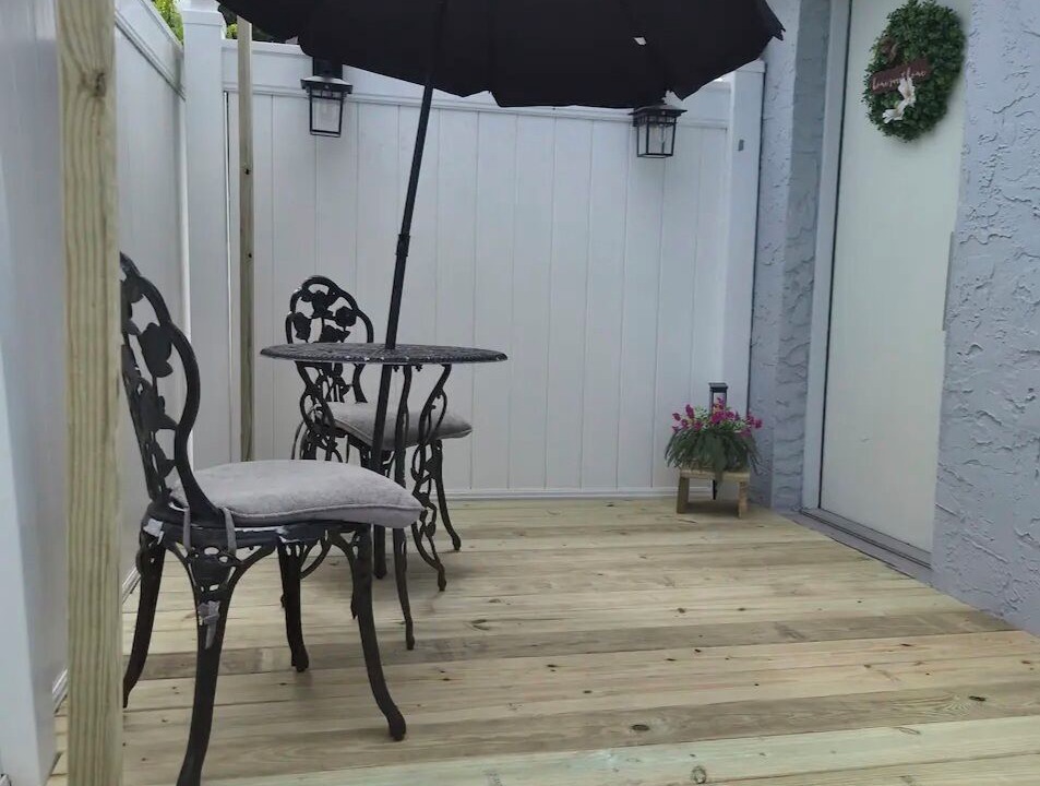 Photo of Outdoor in Embassy Hills