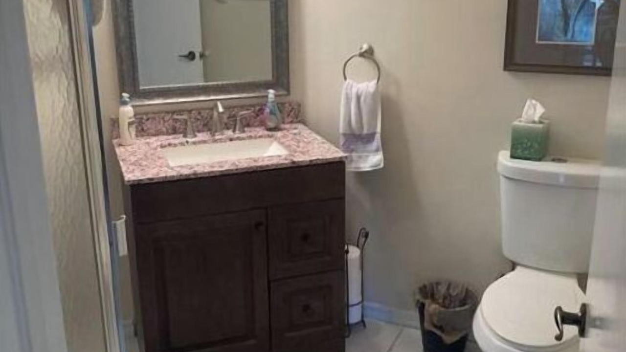 Photo of Bathroom in Kings Lake