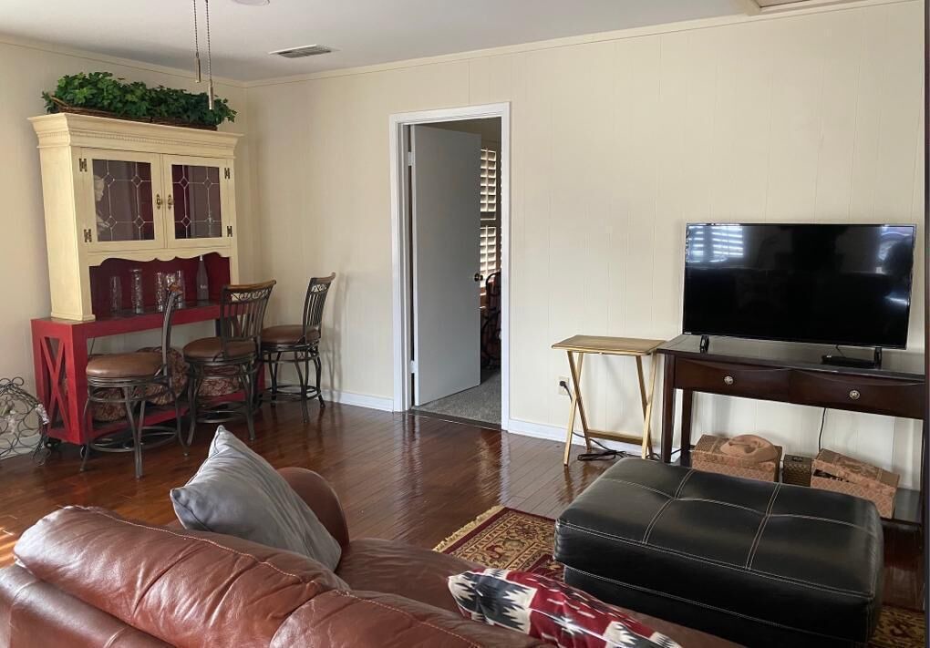 Photo of Livingroom in Tyler