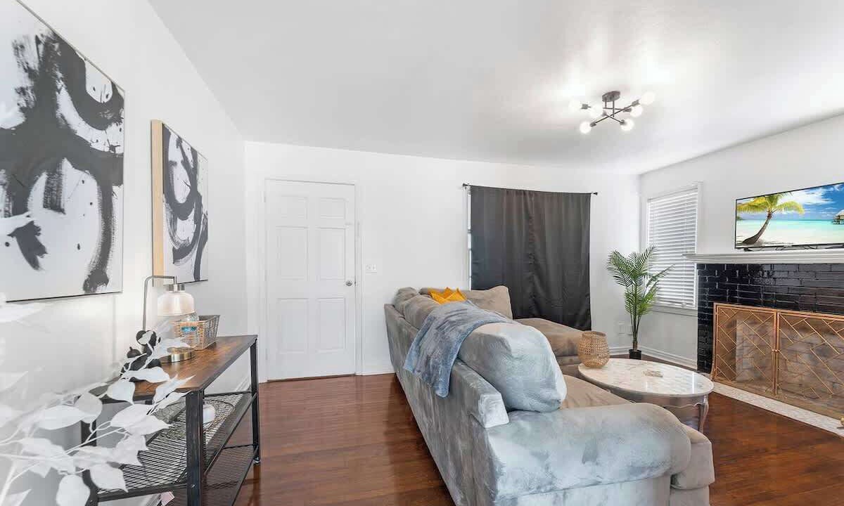 Photo of Livingroom in Southside