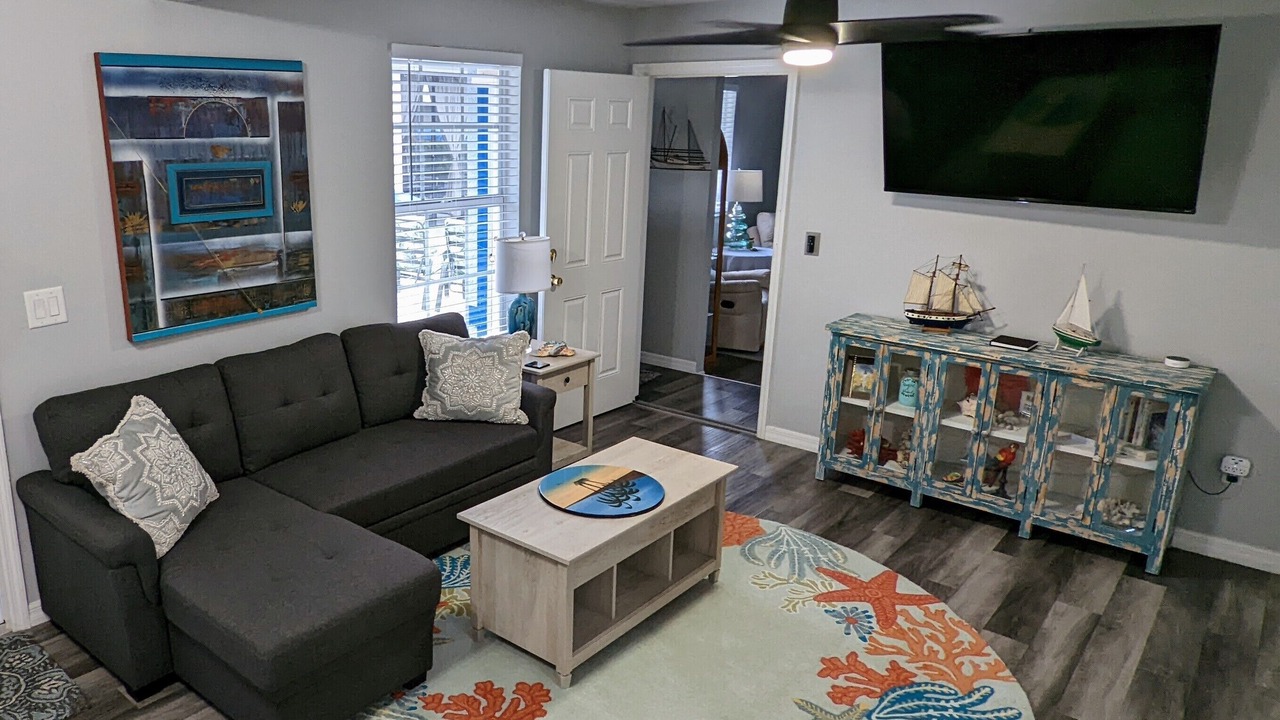 Photo of Bedroom in Valencia Lakes