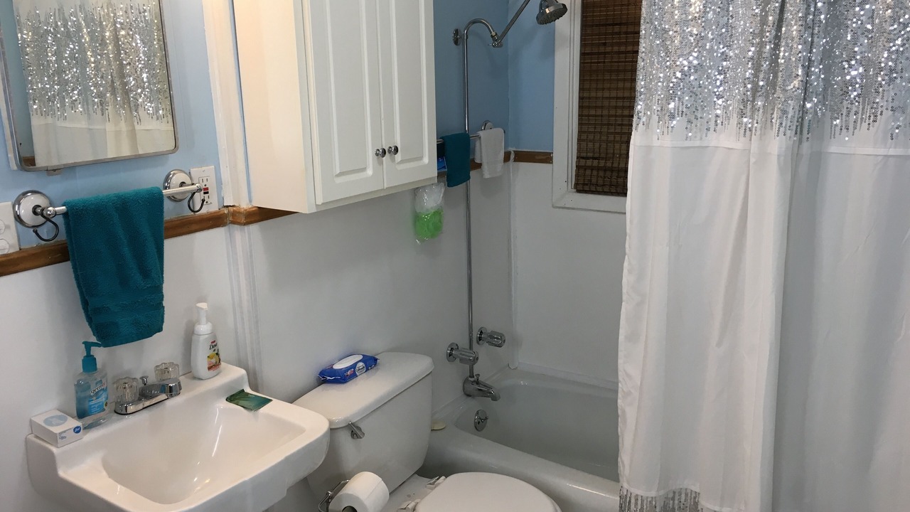 Photo of Bathroom in Lake View