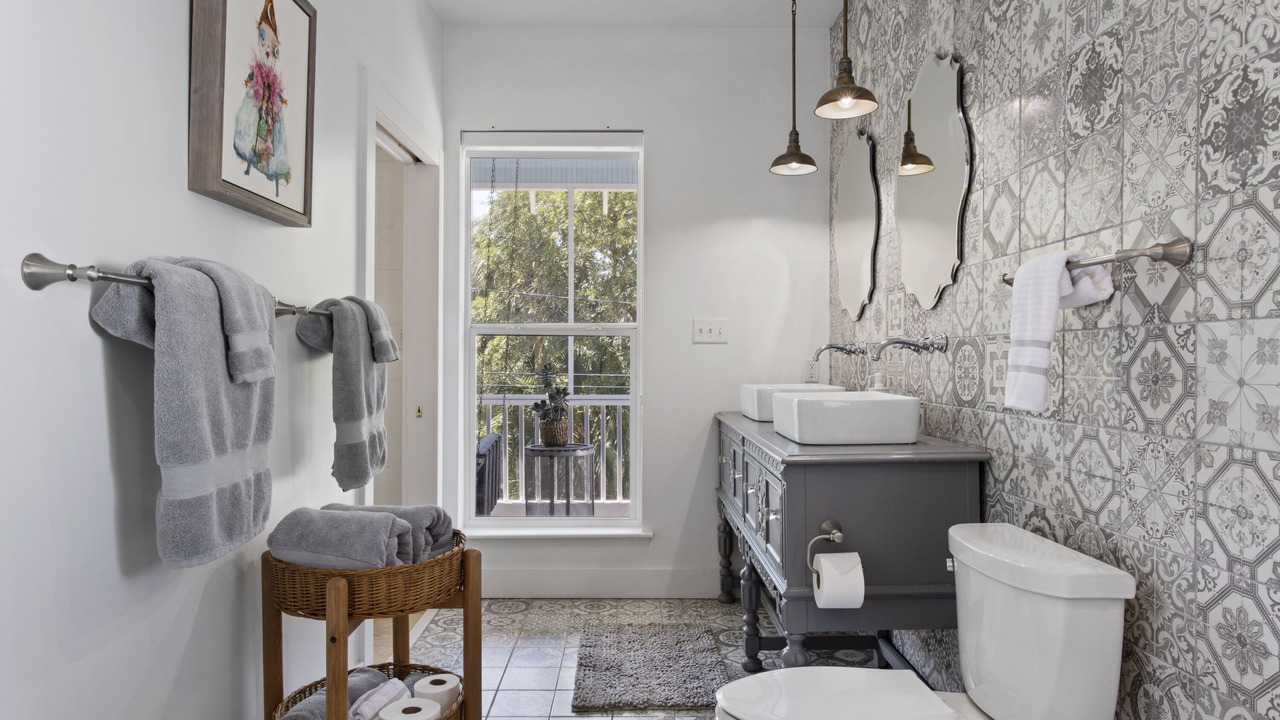 Photo of Bathroom in Bay St Louis