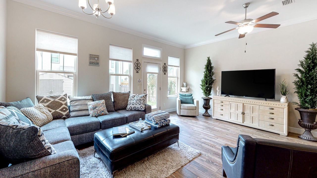 Photo of Livingroom in Crescent Beach