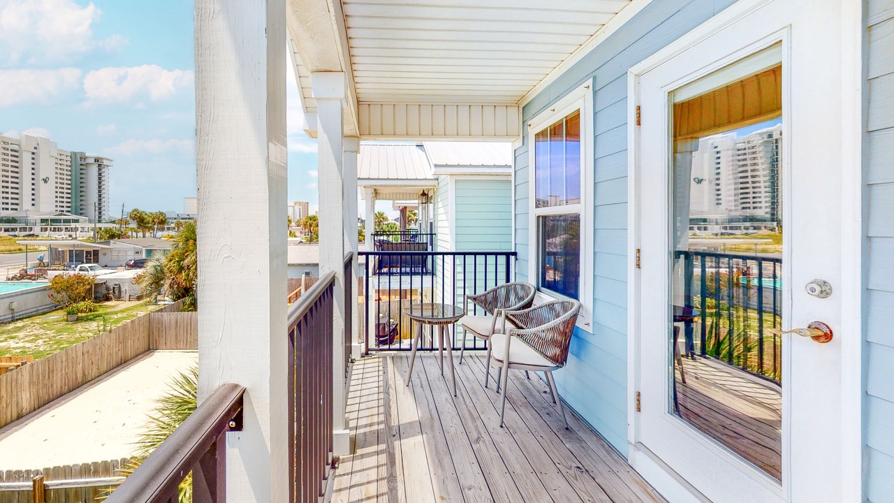 Photo of Patio Balcony in Crescent Beach