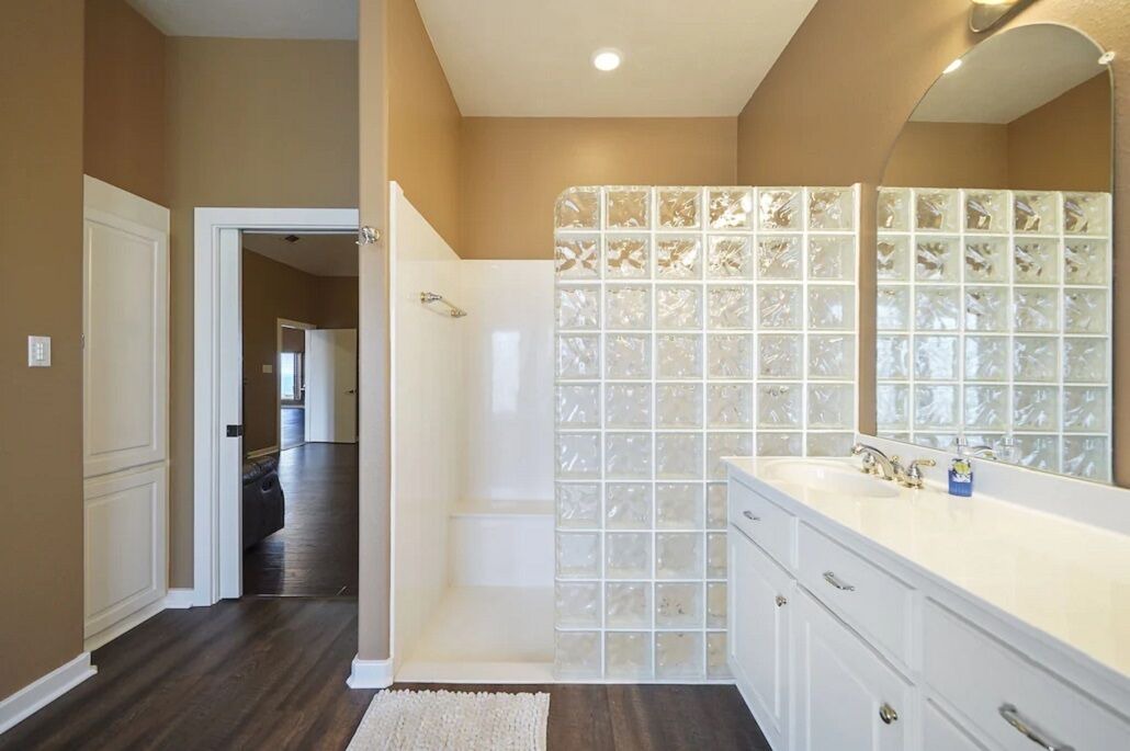 Photo of Bathroom in Milam