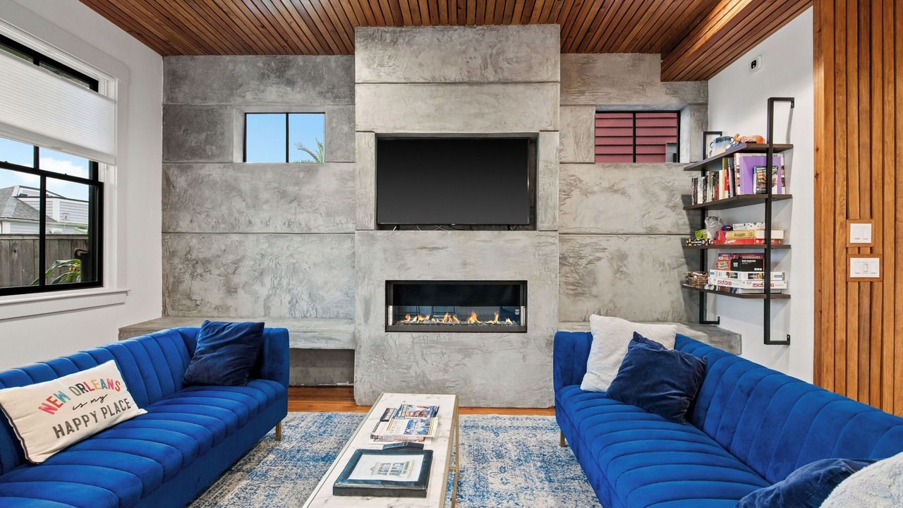 Photo of Livingroom in Algiers Point