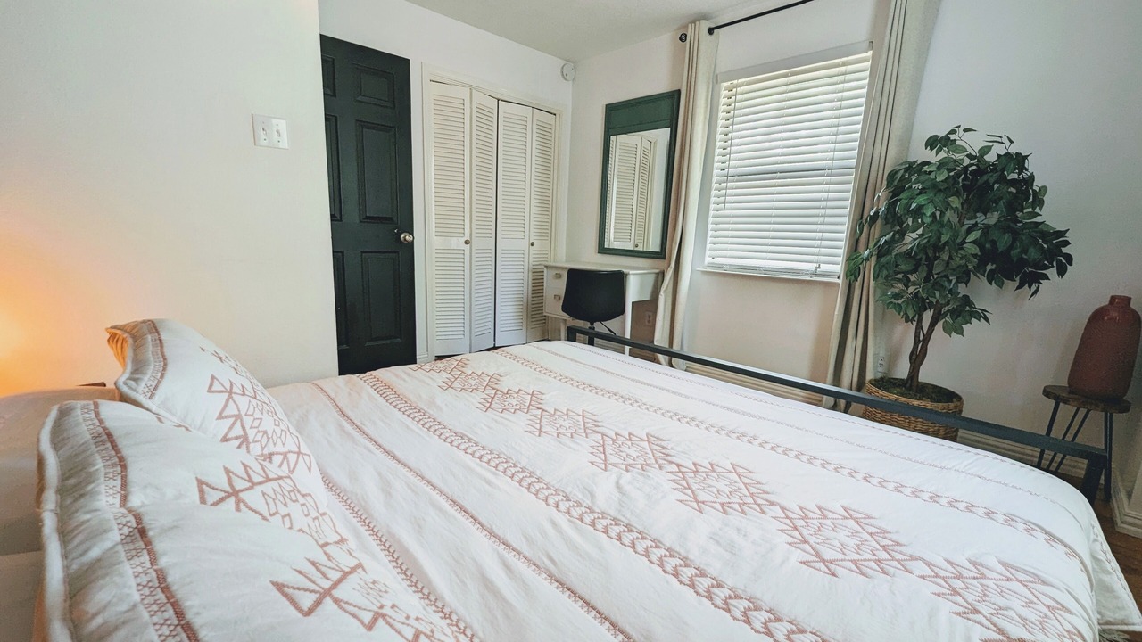 Photo of Bedroom in West Livingston