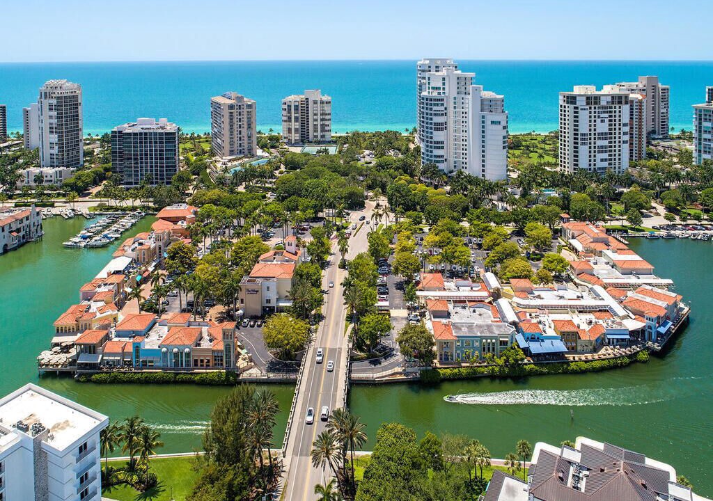 Photo of Outdoor in Park Shore
