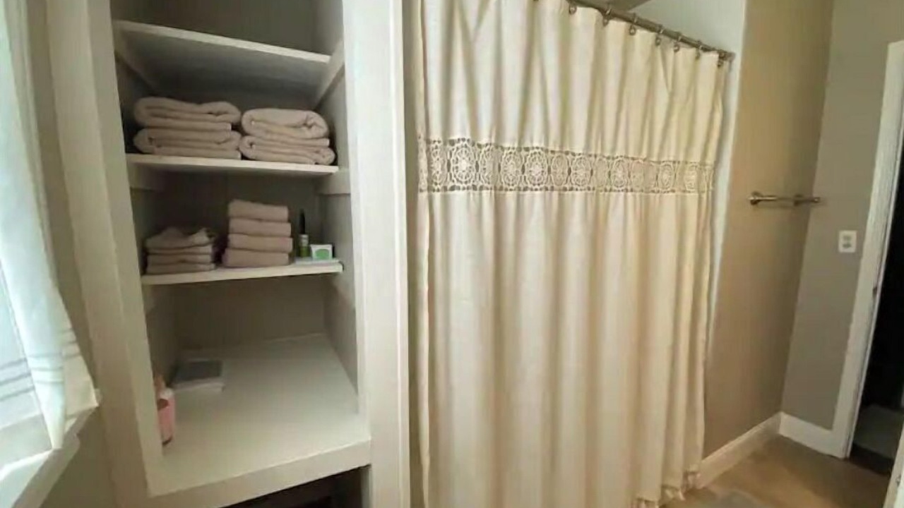 Photo of Bathroom in Groves