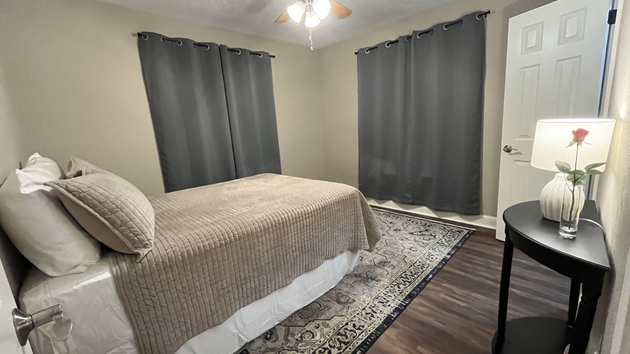 Photo of Bedroom in Groves