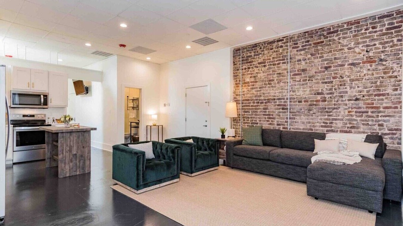 Photo of Livingroom in Central City