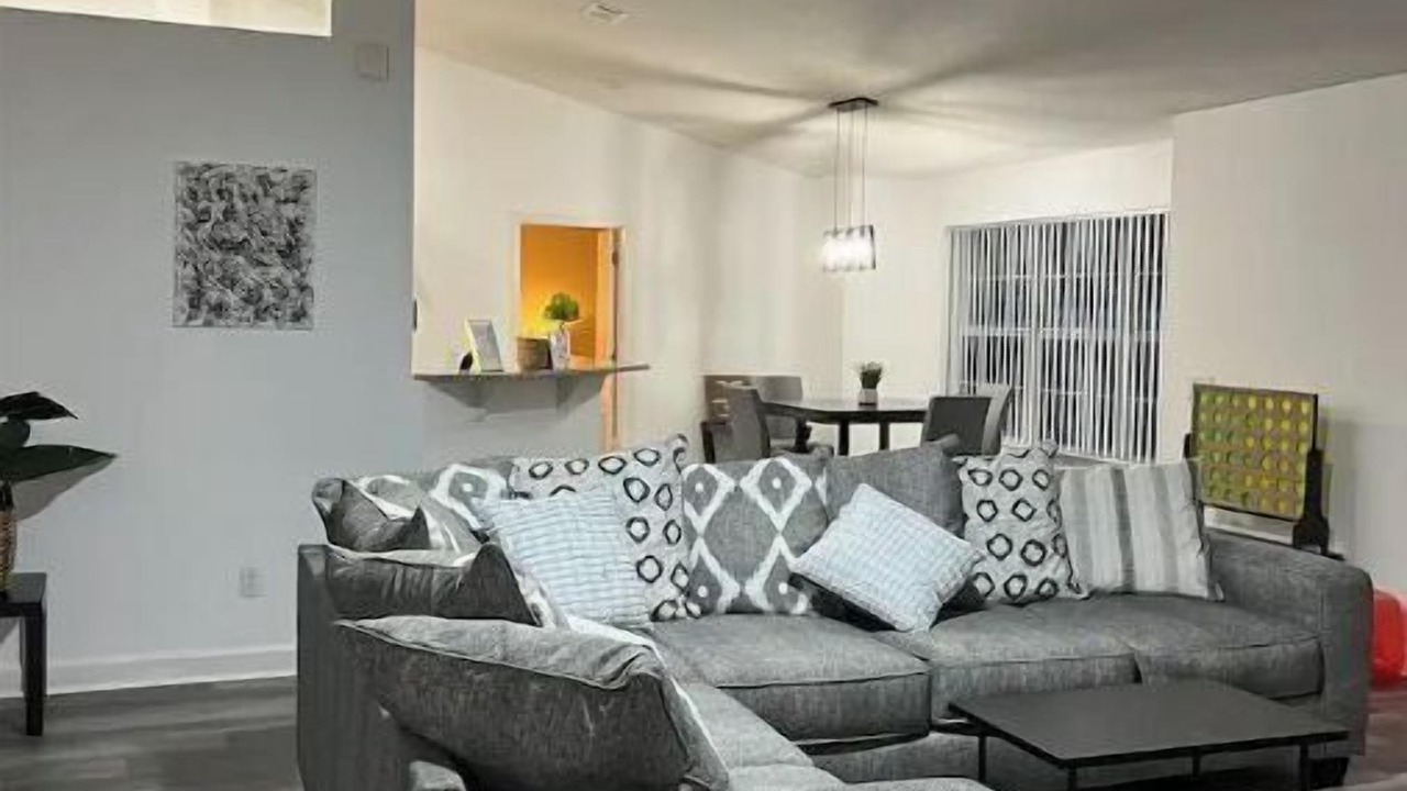 Photo of Livingroom in Emerald Shores