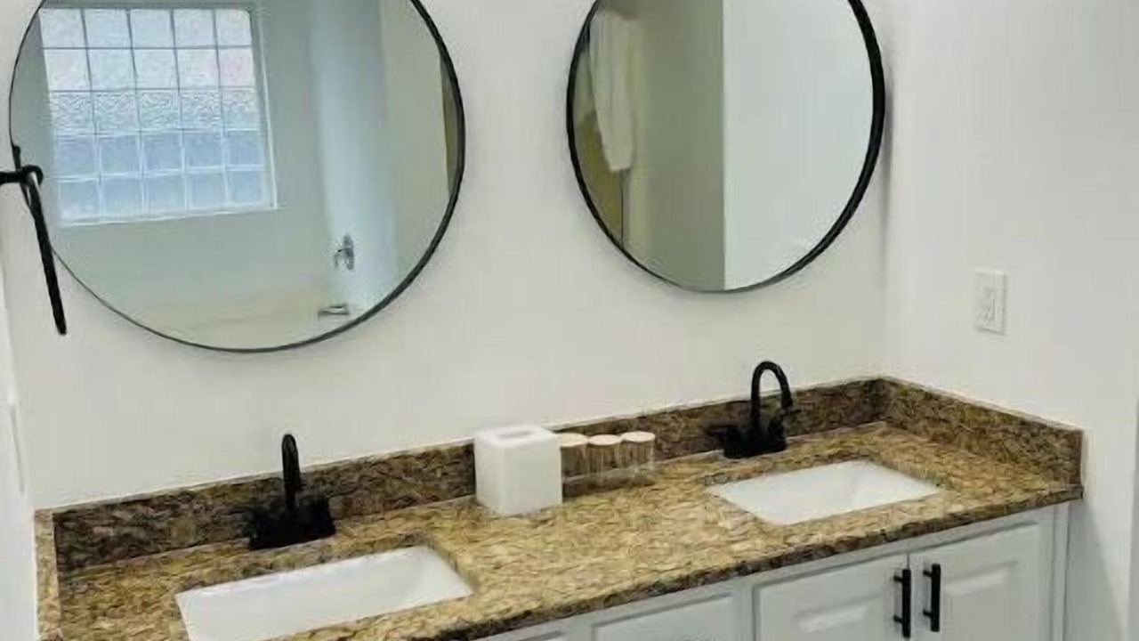 Photo of Bathroom in Emerald Shores