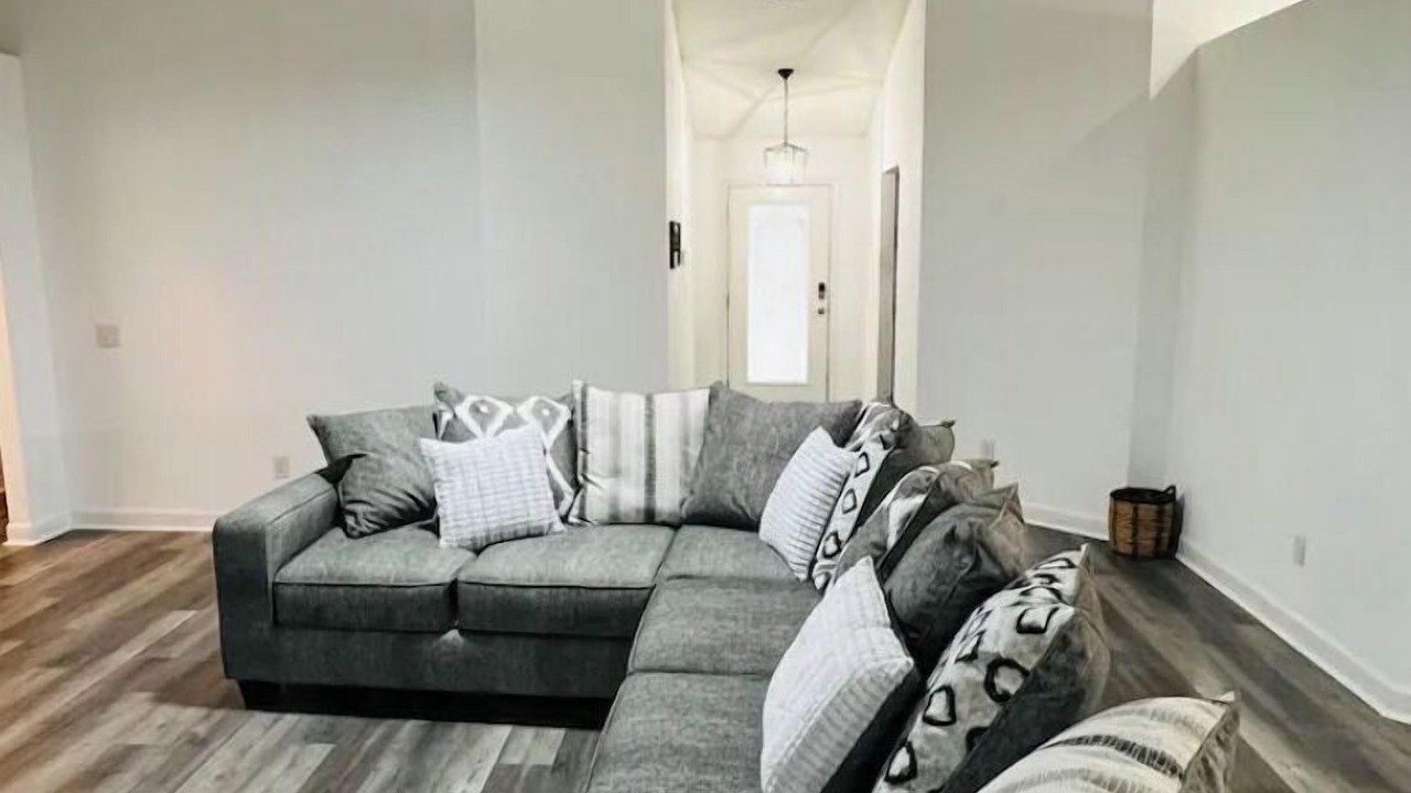 Photo of Livingroom in Emerald Shores