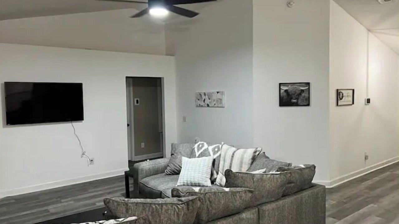 Photo of Livingroom in Emerald Shores