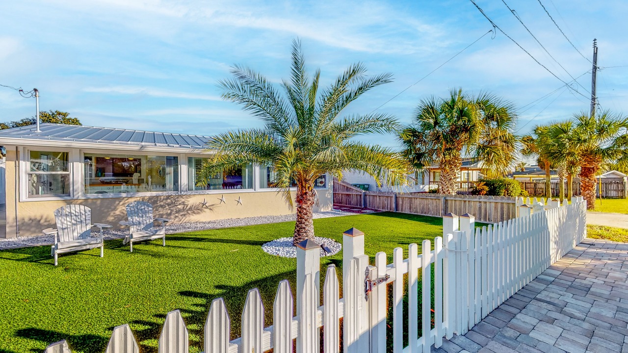 Photo of Patio Balcony in Kiska Beach