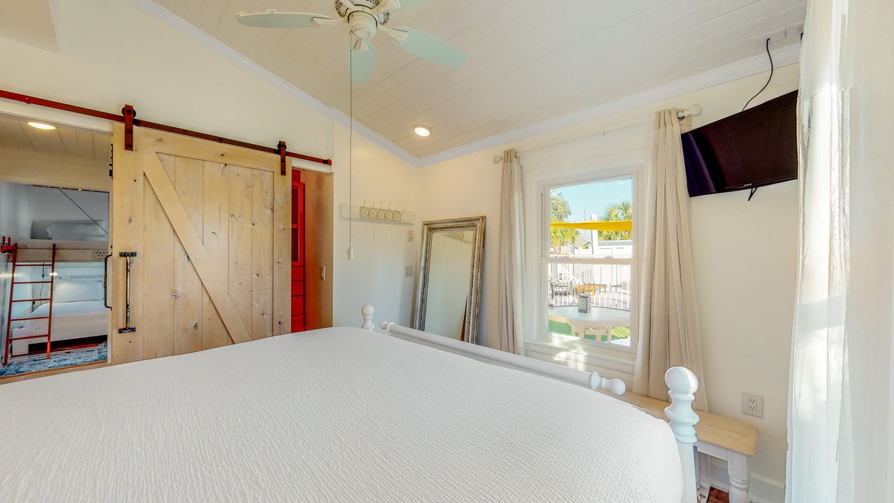 Photo of Bedroom in Kiska Beach