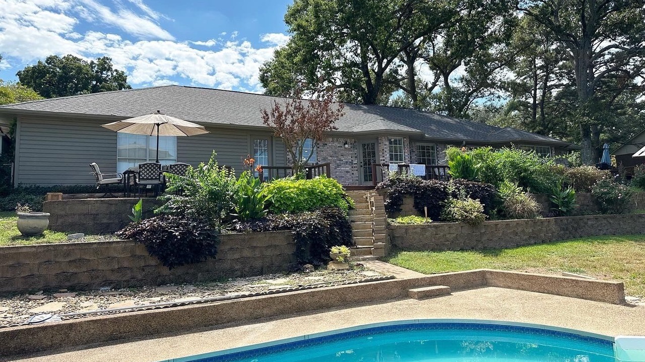 Photo of Outdoor in Mineola