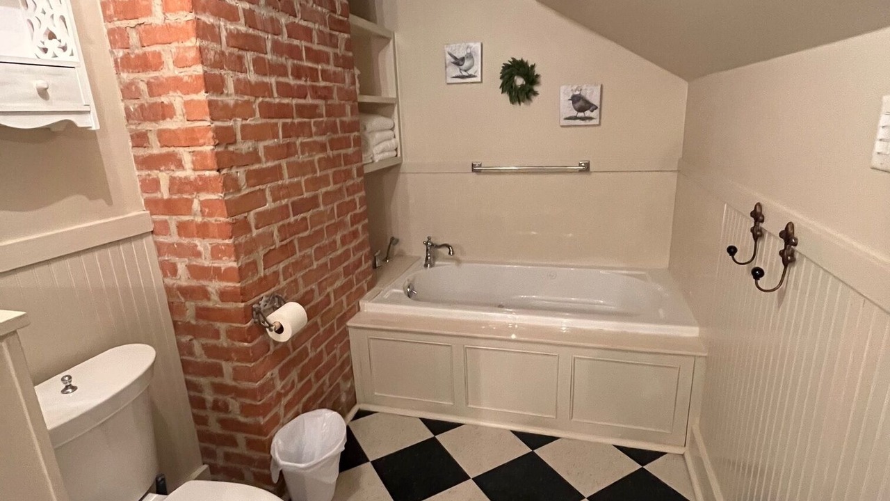 Photo of Bathroom in Natchitoches