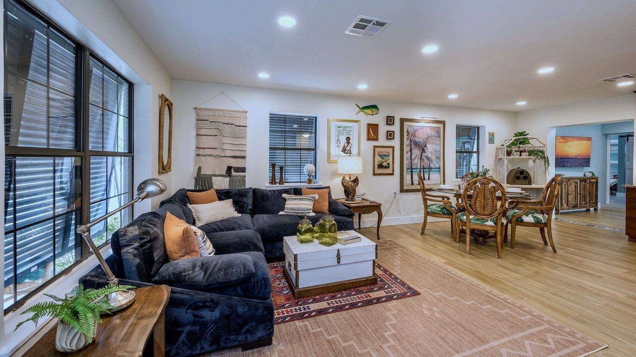 Photo of Livingroom in Midtown