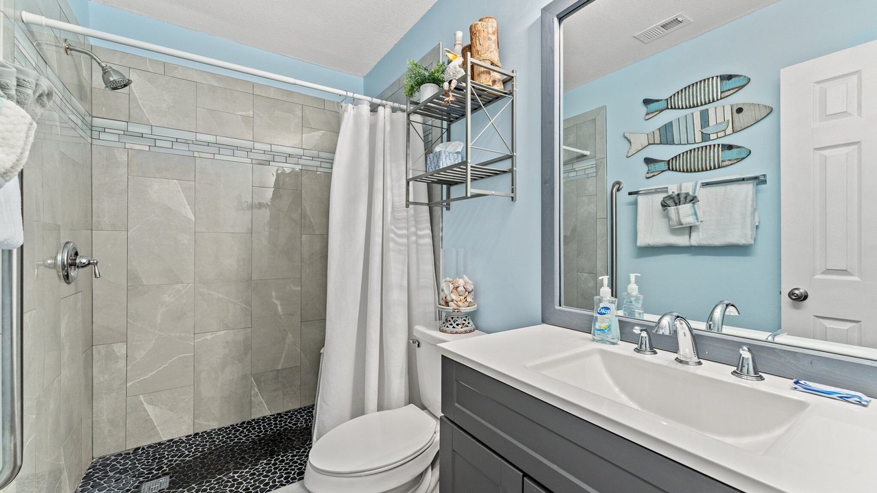 Photo of Bathroom in Summer Breeze