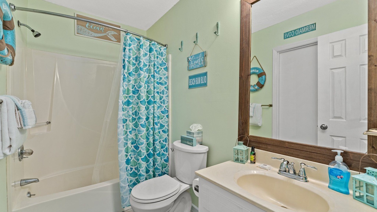 Photo of Bathroom in Summer Breeze
