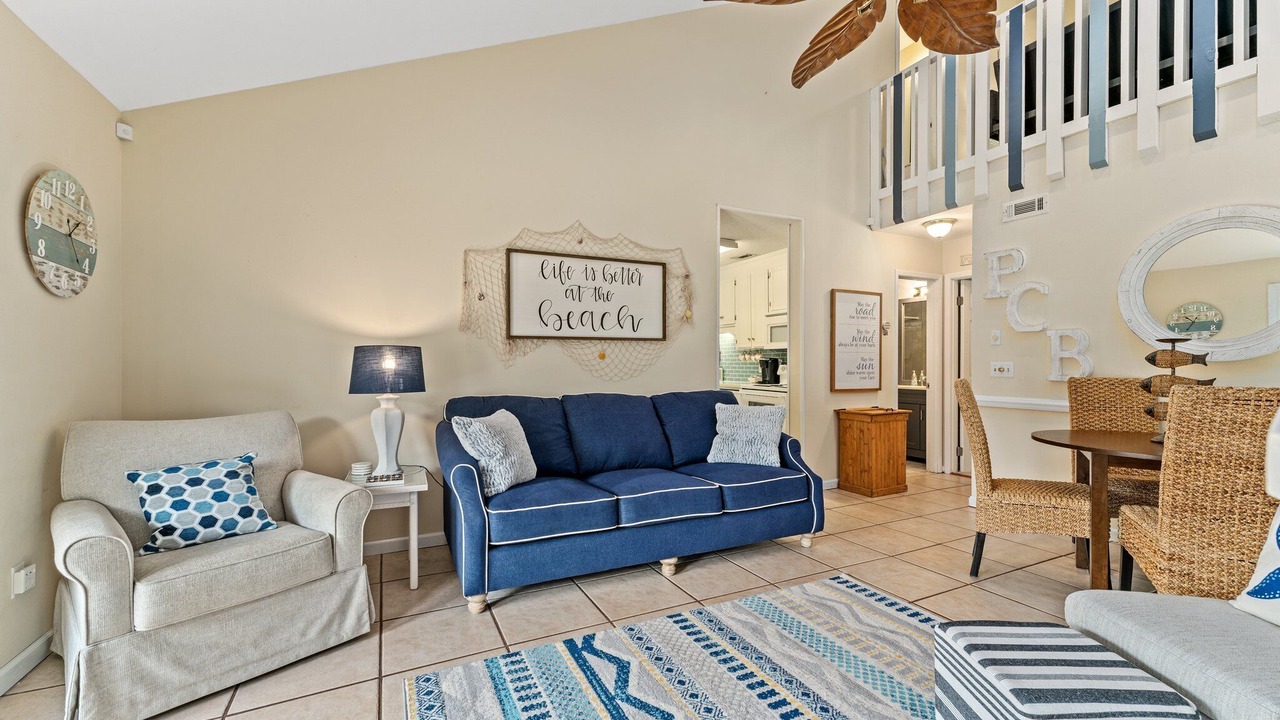 Photo of Livingroom in Summer Breeze