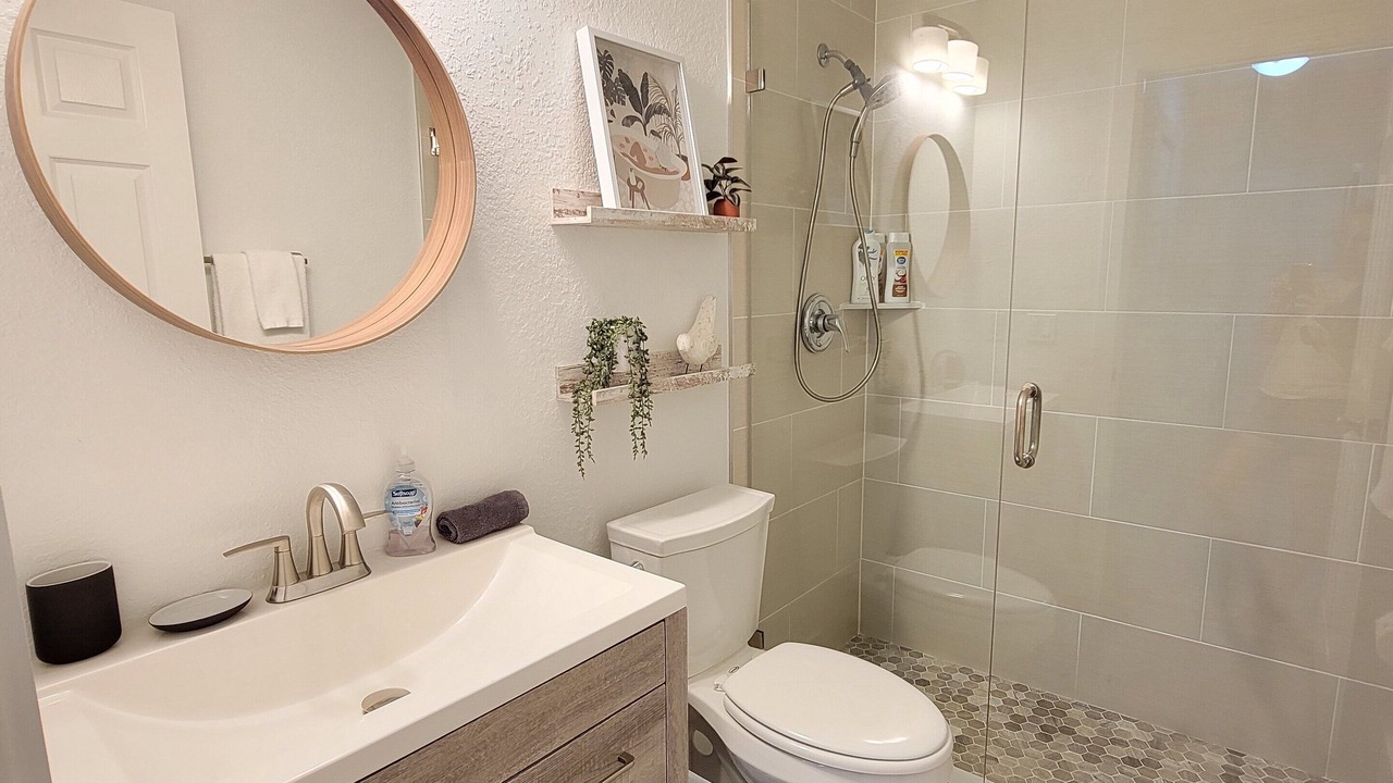 Photo of Bathroom in Golden Gate