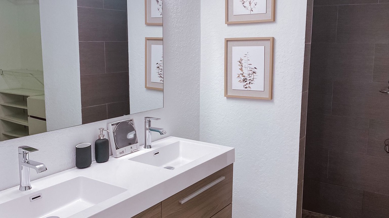 Photo of Bathroom in Golden Gate