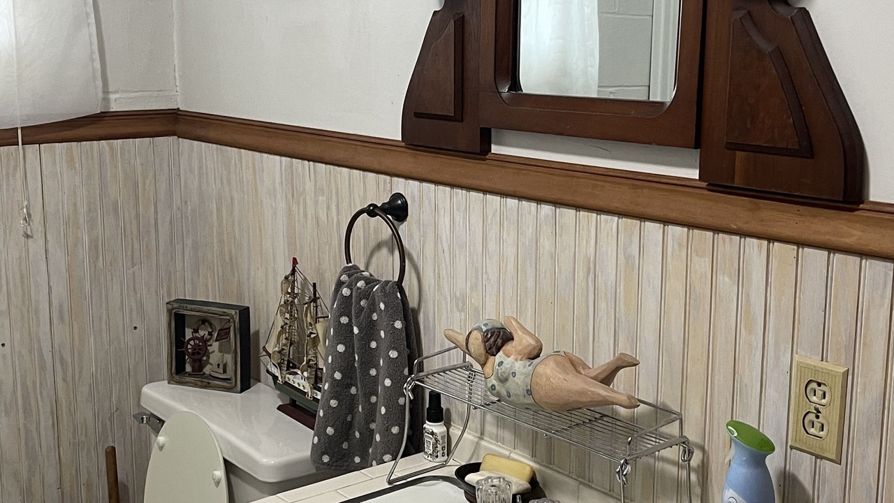 Photo of Bathroom in Centre