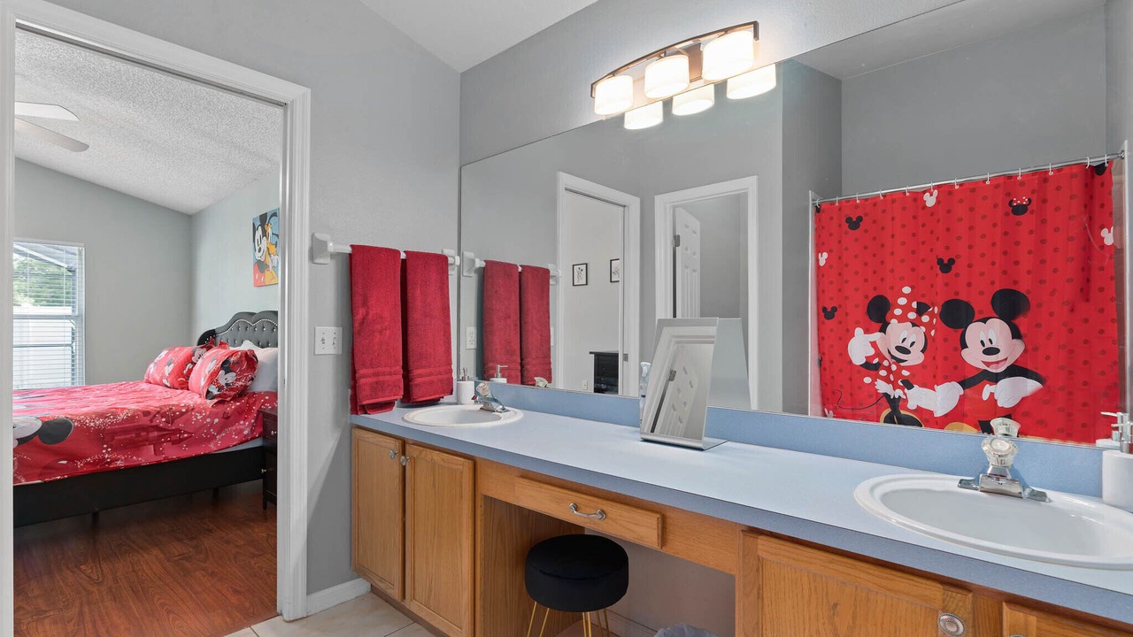 Photo of Bathroom in Crescent Lakes