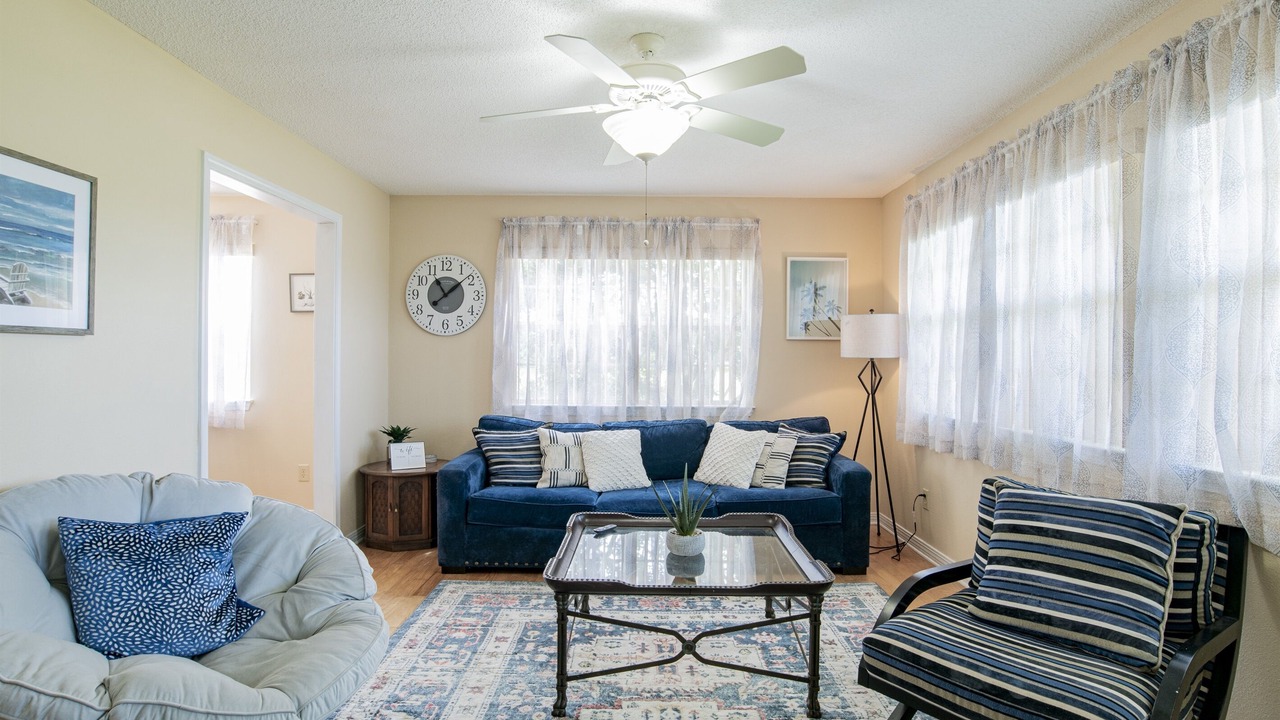 Photo of Livingroom in Grande Lagoon Lakes
