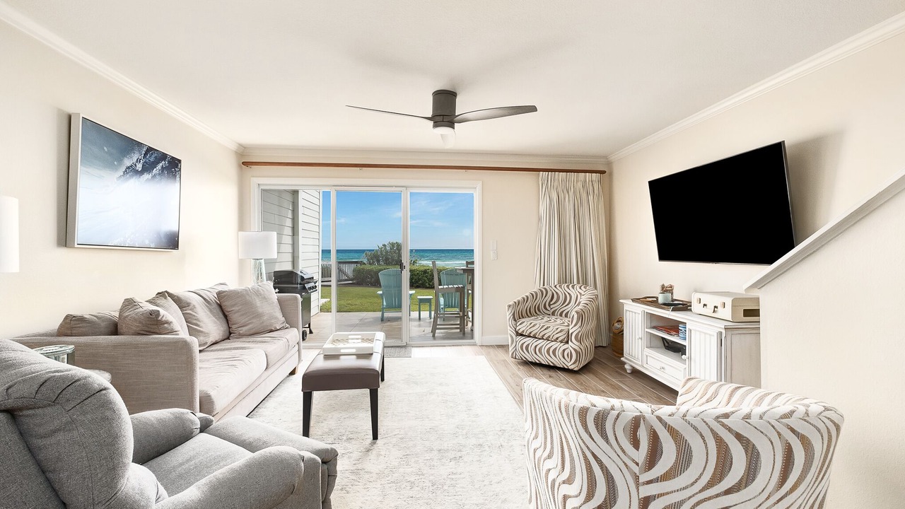 Photo of Livingroom in White's Gulfview