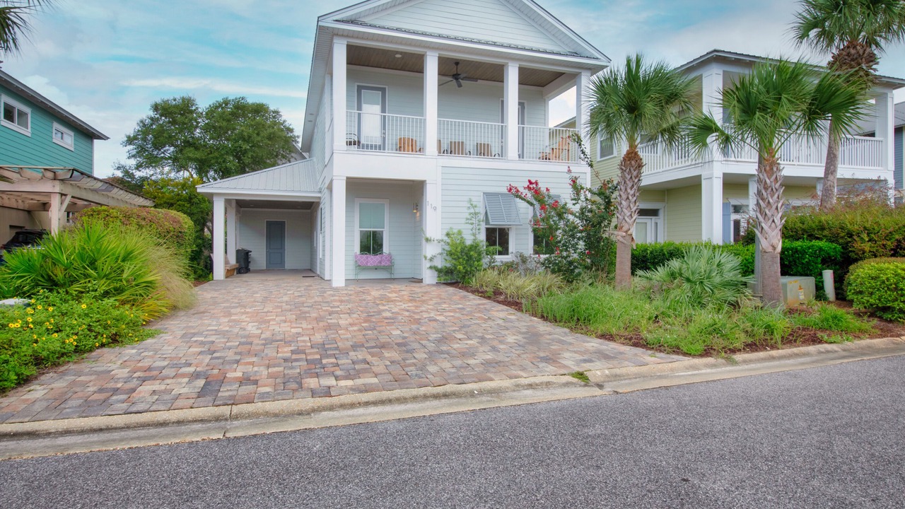 Photo of Outdoor in Emerald Waters Village