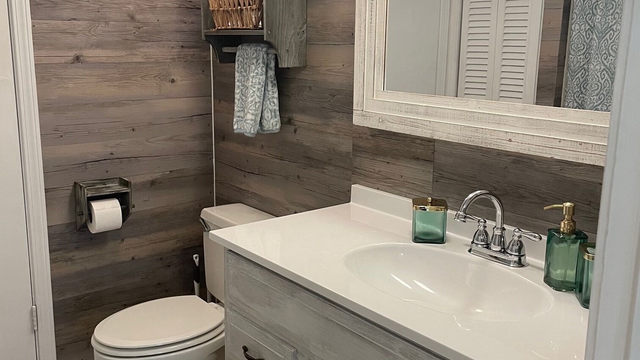 Photo of Bathroom in Diamondhead