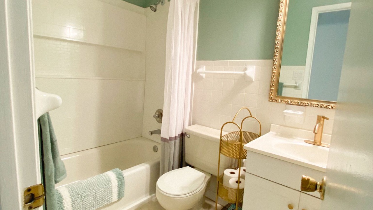Photo of Bathroom in Gulf Breeze